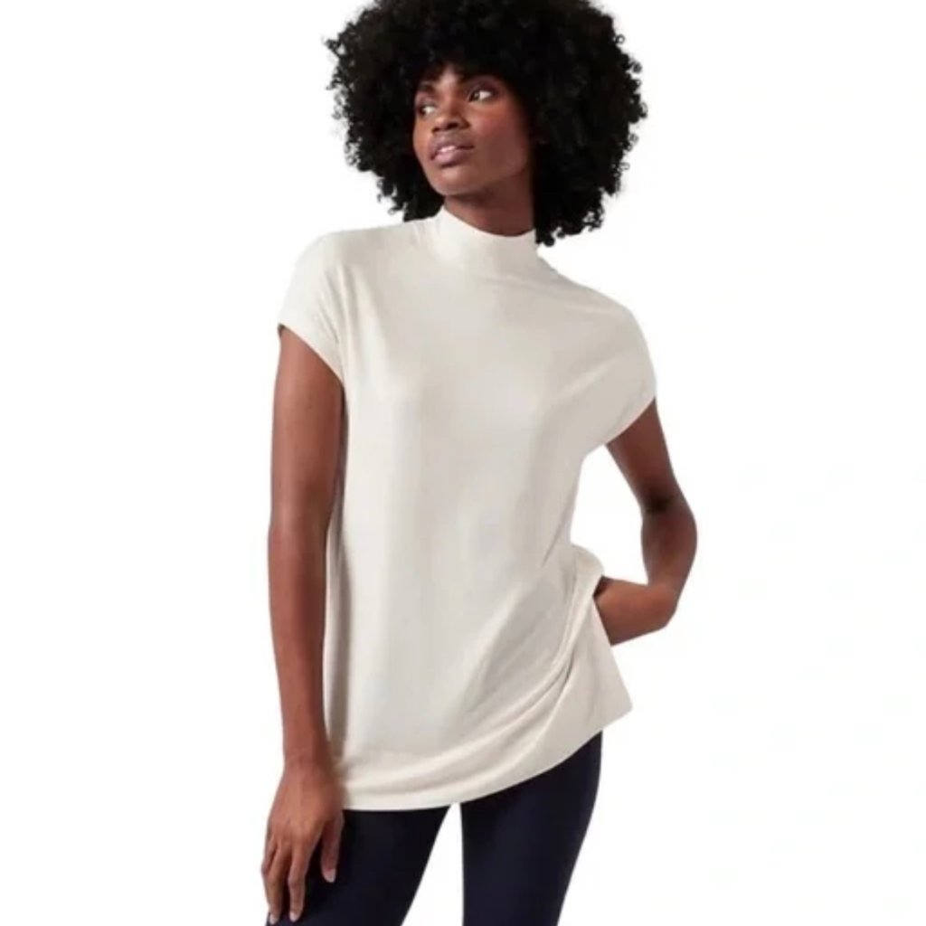 Athleta Weekender Tunic Lagenlook Minimalist Capsule Fall Wardrobe